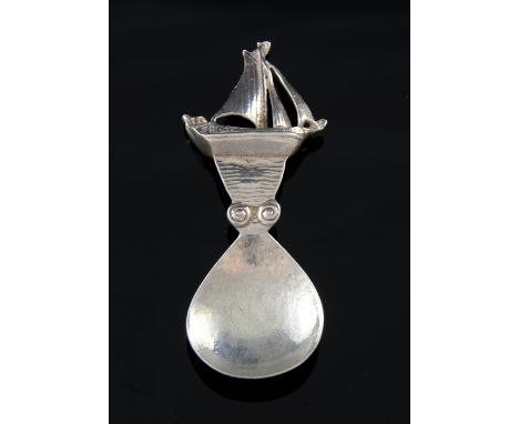 George VI silver caddy spoon with hammered bowl and sailing boat terminal, by W. Johnson & Sons, Birmingham, 1944, 0.9oz, 28g