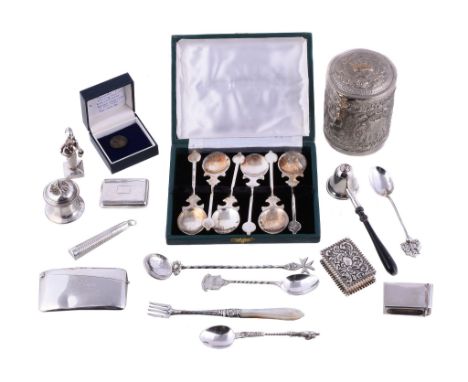  A collection of small silver,   mainly early to late 20th century, including: a William IV snuff box by William Simpson, Bir