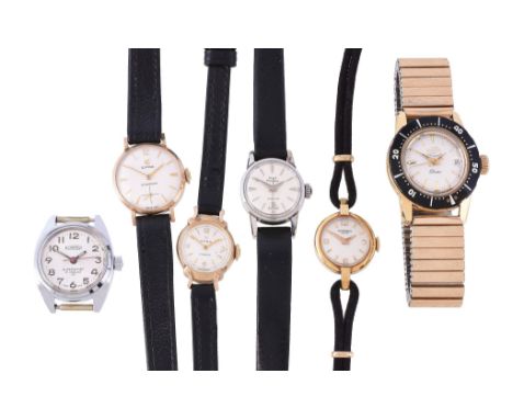  Cyma, Cymaflex, a lady's 9 carat gold wristwatch,   manual wind movement, 17 jewels, cal. R. 424, no. 368759, silvered dial,