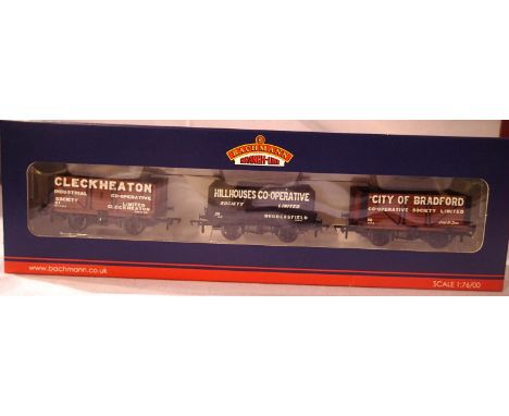 Bachmann 37-075N Northern Coop Private Owner wagons, set of three, National Railway Museum Exclusive. In excellent condition,