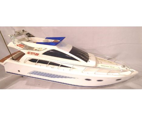 Radio control model boat, plastic Atlantio 059 by NewQuida 60 cm, with battery. Requires transmitter and charger. P&amp;P Gro