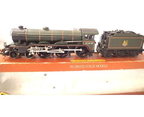 Hornby Class B17, refinished BR Green, Early Crest, 61618, Wynyard Park, detailed, kit built tender, in good condition, box p