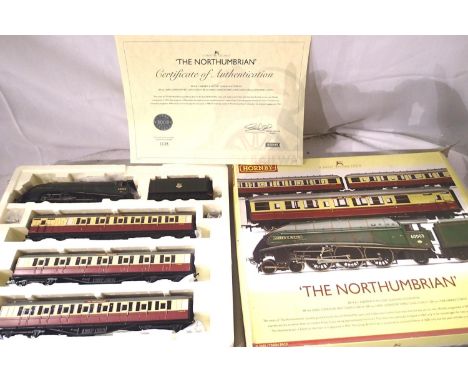 Hornby R2435 The Northumbrian train pack, A4 Class Andrew K McCosh, BR Green, Early Crest with three BR (ex liver) Crimson/Cr