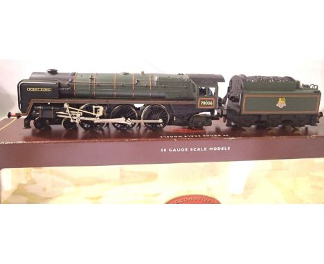 Hornby R242, Britannia class, Robert Burns, 70006, Green, Early Crest, in very good condition, requires attention to cab hand