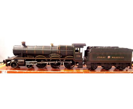 Hornby R313, Hall Class, 4930, Hagley Hall, GWR Green, lamp fitted, in very good to excellent condition, box poor. P&amp;P Gr