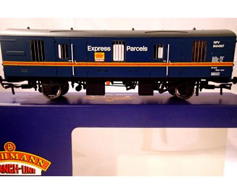 Bachmann 39-5552 MKI NPV, Red Star Parcels Express, Invicta Model Rail Exclusive. Near mint condition, boxed. P&amp;P Group 1