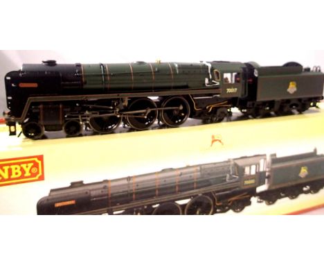 Hornby R2562 Britannia class, rename/number 70017, Arrow, Green Early Crest. Complete with smoke deflectors/Britannia plates 