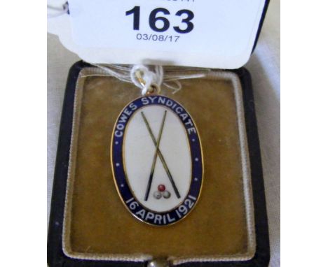 A 15ct gold and enamel snooker medallion pendant inscribed "Cowes Syndicate 16 April 1921" by Benzie