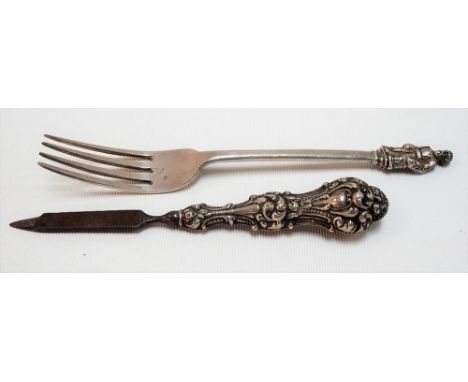 Victorian silver dessert fork with figural terminal by George Maudsley Jackson, London 1891, weight 1.25oz; together with a s