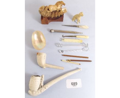 A small box of miscellaneous items to include clay pipes, Meerschaum horse pipe (A/F) etc 
