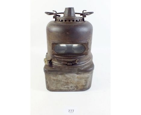 An Adlake Carrying Lamp No55/8