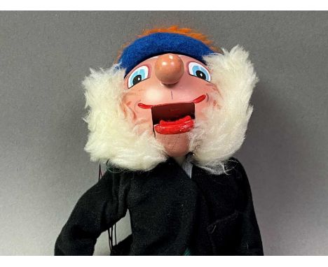 PELHAM PUPPET AND TWO PADDINGTON BEARS  the puppet in original boxQty: 3