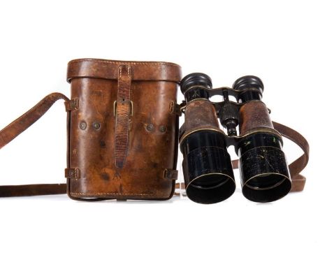 T. FRENCH &amp; SON LONDON, PAIR OF WWI MILITARY ISSUE FIELD GLASSES CIRCA 1916 black japanned with stitched leather grips, M