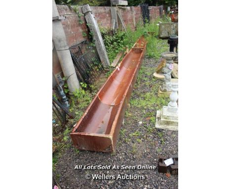 *TEN PIECE SECTIONAL TROUGH, TOTAL LENGTH 950CM