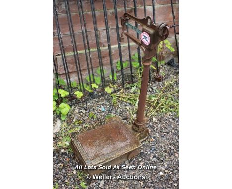 *VINTAGE AVERY PLATFORM WEIGHING SCALES