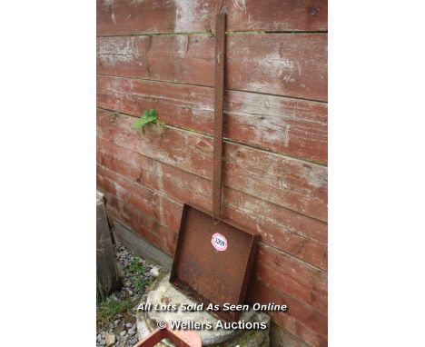 *VINTAGE IRON COAL SHOVEL