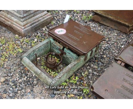 *VINTAGE AVERY PLATFORM WEIGHING SCALES