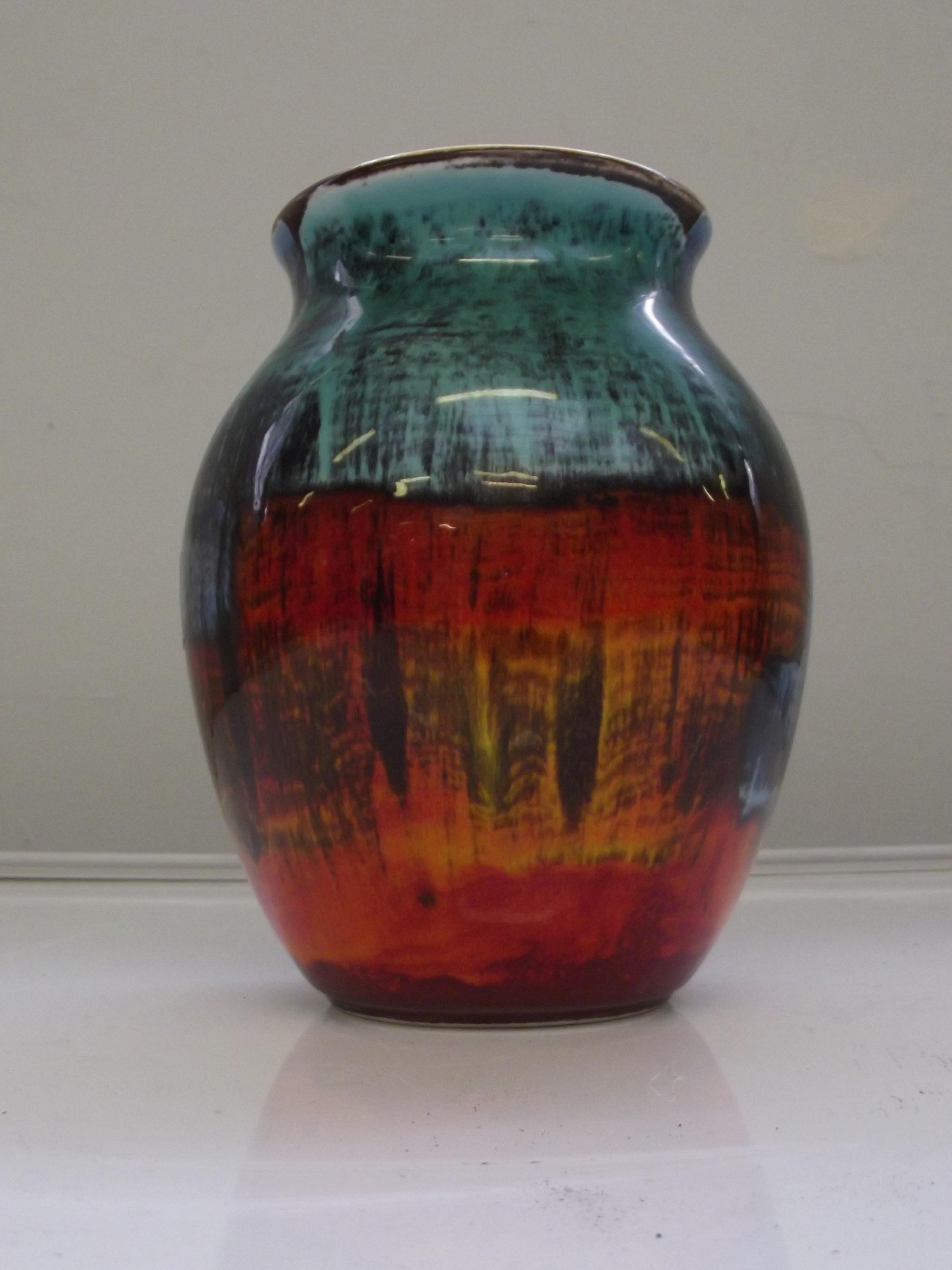 Poole Pottery Vase Patricia Wells 1959 73 17cm High