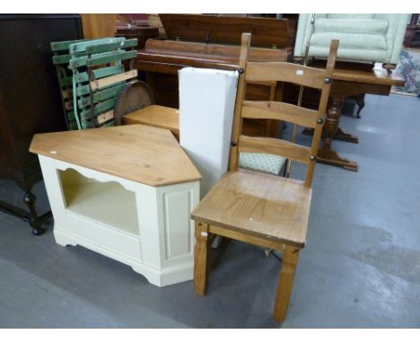SET OF FOUR SMALL OVAL FORM FOLDING OCCASIONAL/COFFEE TABLES (FORMERLY NESTING TABLES), WHITE PAINTED AND PINE CORNER TELEVIS