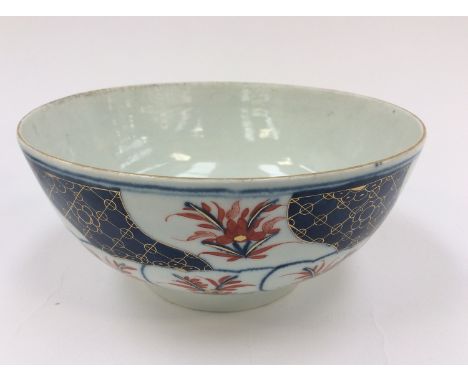 A 19th Century Worcester  bowl in Imari pallet, segmented floral decoration. Circa 1770. 15.5cms diameter.