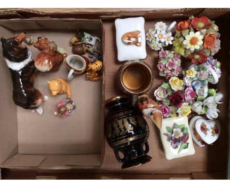 A box of assorted ceramics, including Royal Doulton Collie Dog, Royal Doulton Bunnykins, Wade Whimsies, posies, trinket dishe