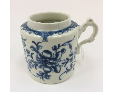 An 18th Century Worcester blue and white mustard pot of drum form, having moulded form handle.Decorated with floral sprays. B