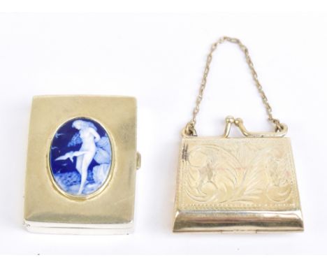 A 925 silver vinaigrette of rectangular form, with applied oval blue and white ceramic panel of a nude maiden in landscape se