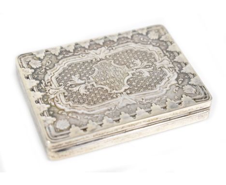 An early 20th century German 800 grade snuff box of rounded rectangular form, with engraved detail to the hinged lid and trac