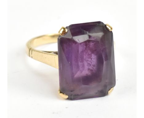 A 9ct yellow gold amethyst dress ring, size O, approx 4.8g.Additional InformationThe stone has a diagonal internal crack, als