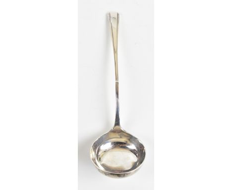 ROBERTS &amp; BELK; a George VI hallmarked silver ladle in the Plain Pine pattern, Sheffield 1942, length 26.5cm, approx 6.2o