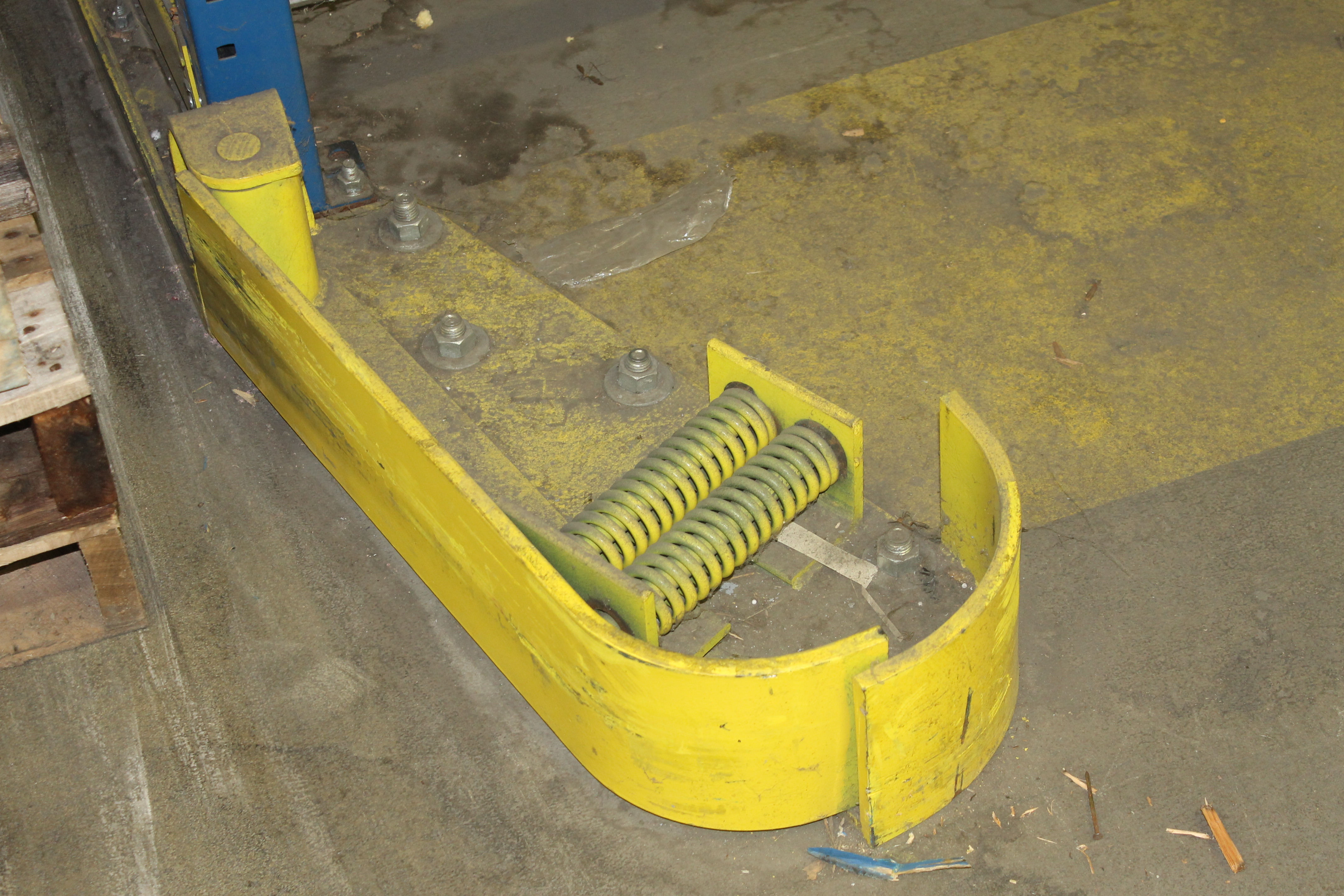 27" x 38" LEFT AND RIGHT SPRING LOADED ENTRY GUIDES, INLUDES 6 LEFT AND