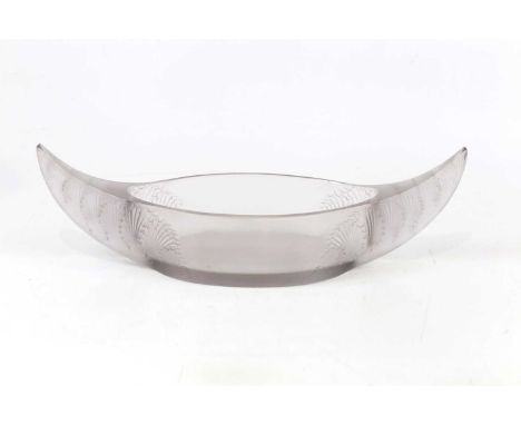 RENE LALIQUE; an Art Deco frosted glass jardiniere, 'Acanthes', length 45cm, engraved signature to the underside.Condition Re