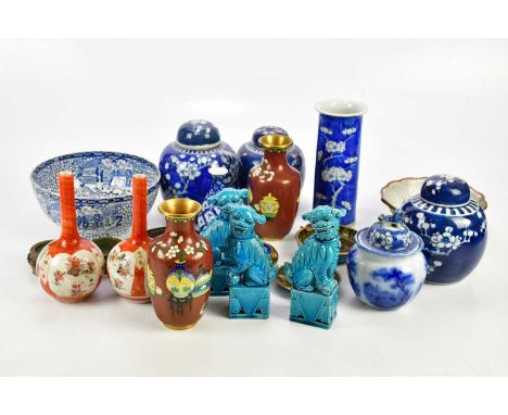 A collection of Oriental items to include a Chinese blue and white cylindrical vase with four character marks to the base, he
