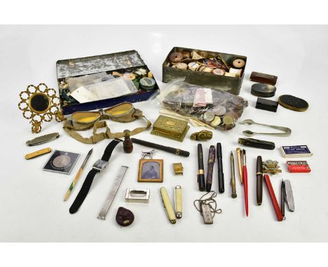 A miscellany of 19th century and later collectors' items, to include an oval horn snuff box and cover, the white metal mount 