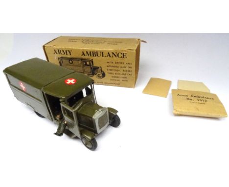 Britains early post-war set 1512, Army Motor Ambulance FIRST VERSION, khaki finish, black treaded tyres with driver in origin