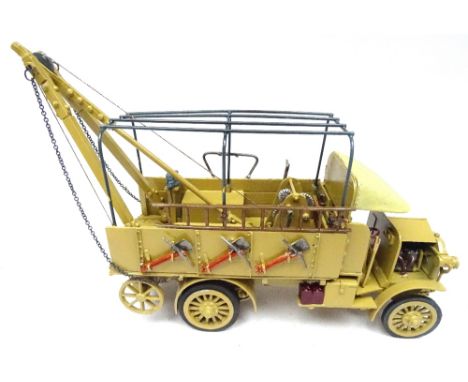 Toy Army Workshop Peerless Recovery Vehicle desert finish, open bonnet (Condition Excellent) (1)