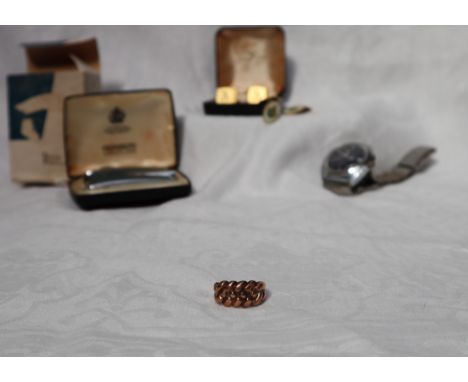 A Gentleman's 9ct rose gold signet ring, approximately 3.5 grams together with a Timex day date automatic wristwatch, cufflin