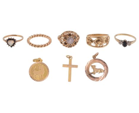 A group of assorted jewellery a ram pendant marked 'K14'; 9ct gold cross pendant, stamped '9.375'; 9ct gold twist rope ring s