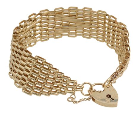 A 9ct gold gate bracelet stamped '375' to bolt ring, heart padlock clasp, hallmarked to reverse, safety chaintotal approx wei