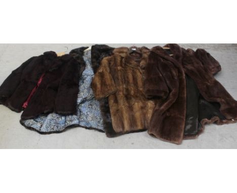 Four vintage coats to include c1940s and 1950s style examples (4).