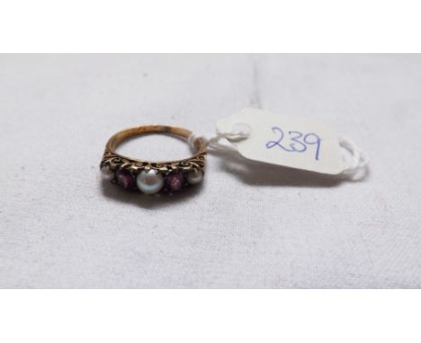 Antique pearl and garnet ring  - approx size L    