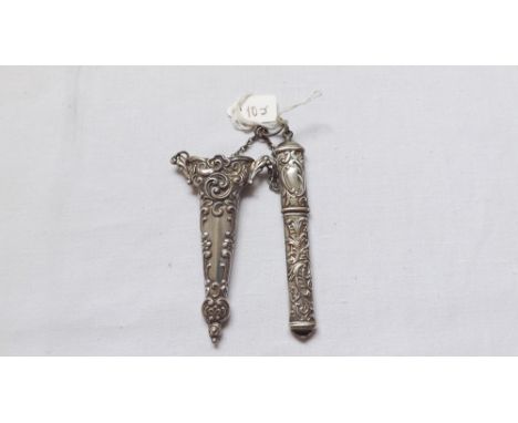 A silver bobbin case &amp; silver scissors chain – 78g   