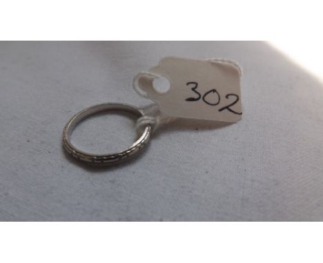 Platinum wedding band approx size K 2.5g    
