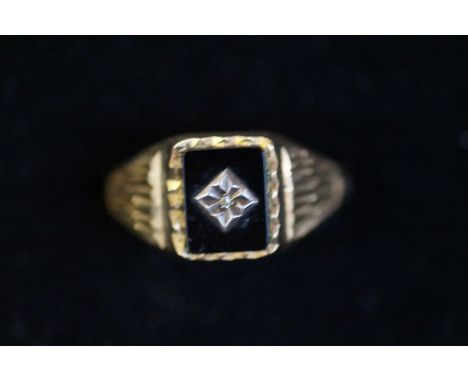 9ct Gold onyx diamond ring Size U 