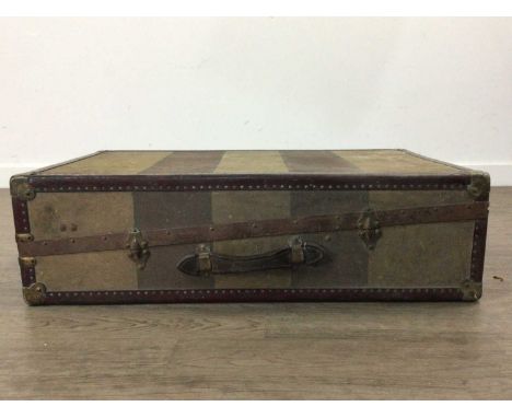 VINTAGE VICTOR PULLMAN TRAVEL CASE with fitted interior76cm x 46cm