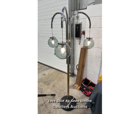 CONTEMPORARY DESIGN FLOOR LAMP WITH THREE RAINDROP STYLE BRANCHES WITH INDIVIDUAL SHADES