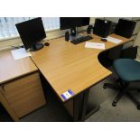 Radius desk