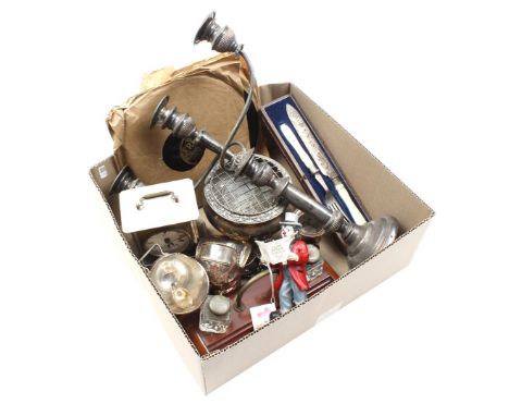 Various box including plate, bakelite plates, inkstand, table clock and carving set in cassette