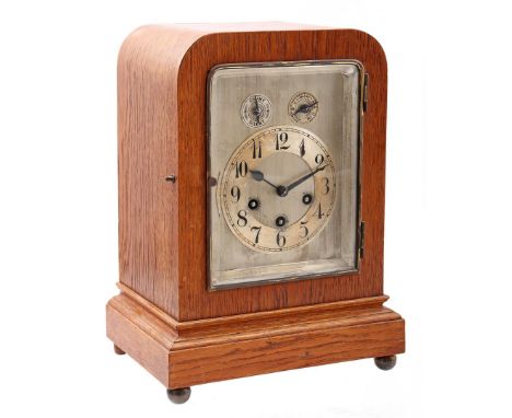 Junghans table clock with adjustable movement, in oak case, 1930s, 36.5 cm high, 27 cm wide