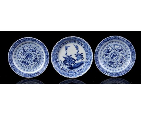 3 saucers with blue decor b.u. with fish and floral with 2 birds, China 19th century, 13 cm diameter